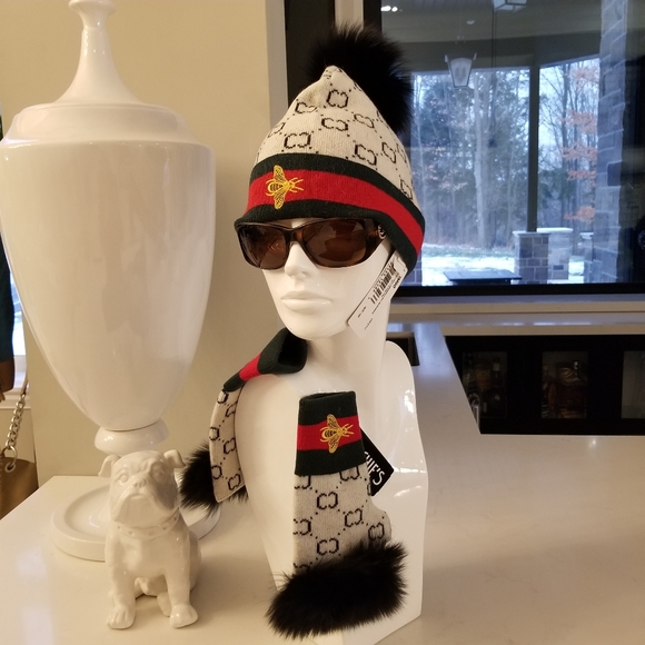 MITCHIES hat & gloves fur Poms - Picture 14 of 15